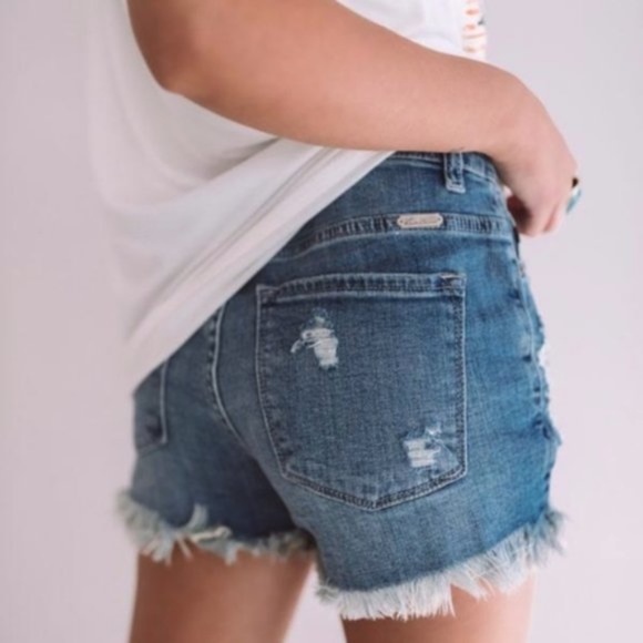 KANCAN Distressed Denim Shorts    - DARK wash - Picture 3 of 6